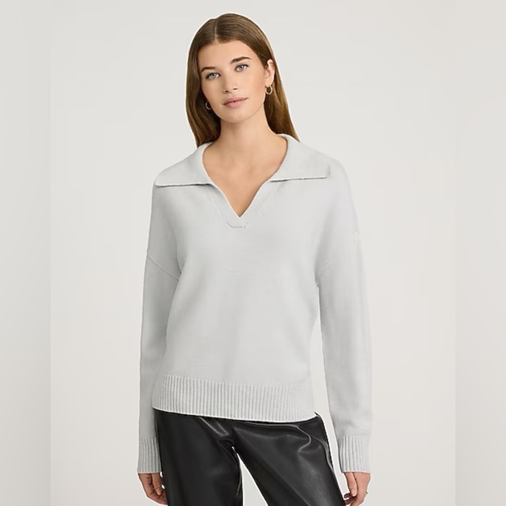 Express Women's Soft Gray V-Neck Sweater